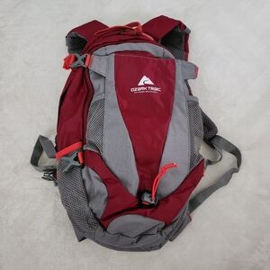 Ozark Trail Maroon And Grey 2.0 Liter Hydration Day Pack No Bladder